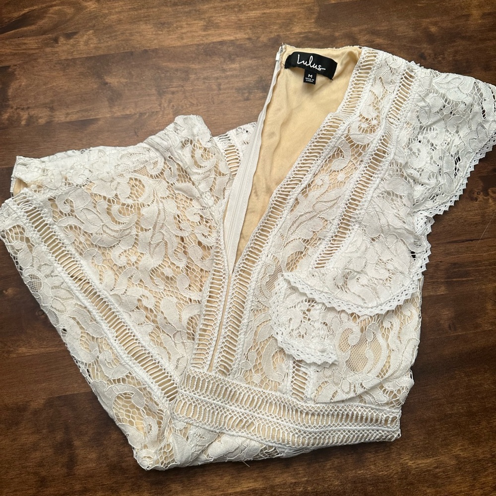 Lulus size M white romper. NWT.